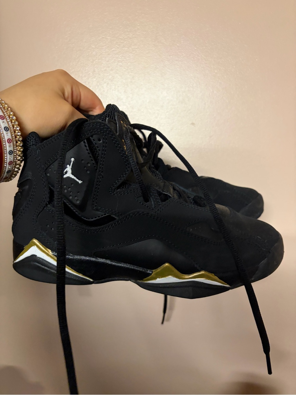 Air Jordan True Flight Kids 4.5Y Black and Gold High-Tops